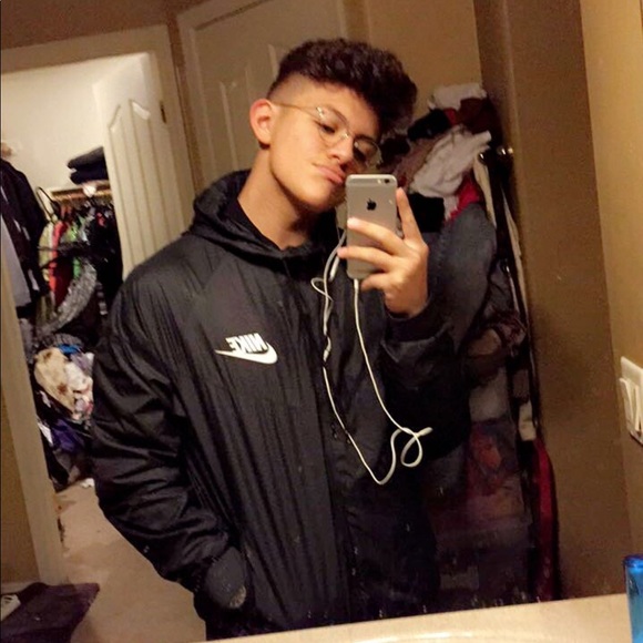 Meet your Posher, Mark - Picture 1 of 1